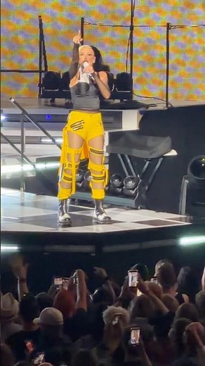 Spiderwebs by No Doubt, Sphere Las Vegas 5/27/26 #nodoubt #gwenstefani #music #musicvideo