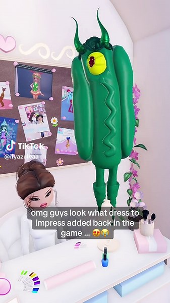Hot Dog Costume Returns in Dress to Impress Update