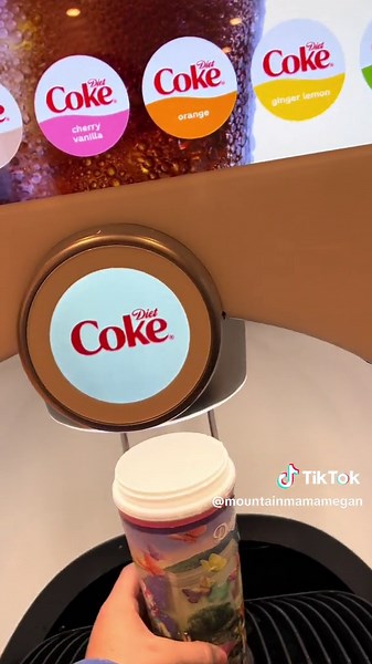 Thoughts on HeartSong vs. DreamMore? Heres a quick recap of our HeartSong stay! #heartsonglodge #dollywood #dollyparton #dolly #gatlinburg #smokymountainstennessee #motherdaughtertrip #girlstrip #mountains #pigeonforge #sevierville #tennessee