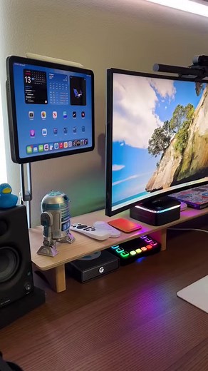 Such a stunning setup!🔥ACEMAGIC AK1 Plus RGB Mini PC lit up with colorful lights ✨🤩 @mattevanstech Thanks for sharing your #aceminipc, compact yet powerful #minicomputer 🏷️Use Discount Code: ACESOCIAL10 to enjoy 10% OFF on our official website🥳 https://bit.ly/Ace_MiniPC_AK1plusRGB . . . #acemagicpc #acemagicminipc #minipc #AceMagicAK1plusRGB #AK1plusRGBminipc #pcsetup #dreamsetup #computers #computerofinstagram #desktoppc #rgblights #pcaddicts #rgb #setupinspiration #minimalsetup #pcgram #dr