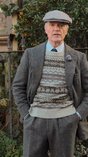 Douglas Cordeaux on Instagram: "December Tweed. The Outfit…….. Jacket @sartoriacirozizolfi One of the most versatile Tweeds in the @foxbrothers1772 Collection Trousers @wearebti Sweater @themerchantfox Style “Melrose “ in colour Ash. Shirt @teodoribrothers Tie @emarinella Hat @themerchantfox in a Fox Tweed. Video @yusrizalakbar_"