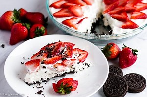 No Bake Strawberry Cheesecake With Oreo Crust • Longbourn Farm