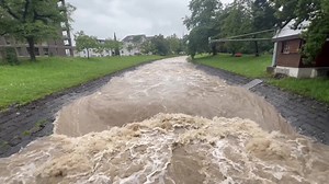 Kleine Schliere in Alpnach Dorf OW mit hohem Pegel
