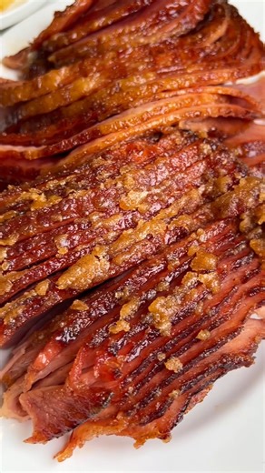 Slow Cooker Honey Baked Ham RECIPE: https://badbatchbaking.com/slow-cooker-honey-baked-ham/ #HoneyBakedHam #holidayfood #easyrecipe #slowcookerrecipes | Bad Batch Baking by Mallory Austin