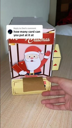 How many cards can fit in card vending machine