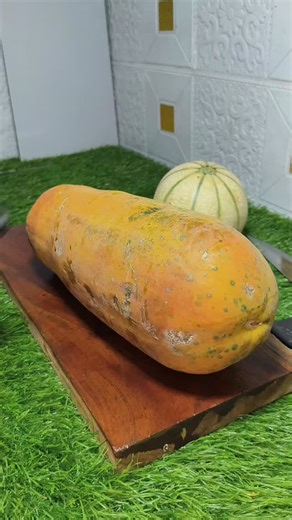 Ajay Kuvariya on Instagram: "Amazing Papaya cutting 🍑🔪😍 #fres #fruitcutting and #fruit #store"