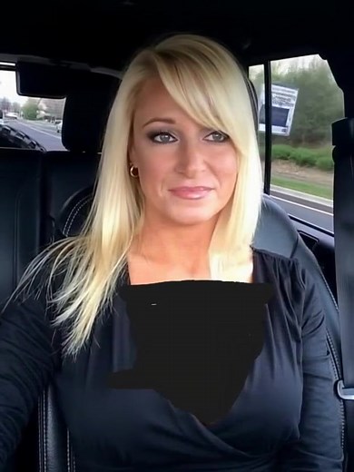 Mon mari a commencé à sentir vraiment mauvais… Je veux dire, à PUER. J'ai pris un rendez-vous pour lui avec l'urologue et j'ai décidé de l'accompagner pour le soutenir. Il est entré dans le bureau du médecin et le médecin a fermé la porte. Cinq minutes plus tard, le médecin sort et son visage devient rouge quand il me voit. Médecin (à peine capable de retenir son rire) : Vous feriez mieux d'entrer et de voir par vous-même. Moi : « Docteur, que se passe-t-il ? Pourquoi riez-vous ? » Puis mon mari