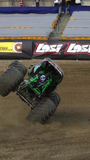 Living on the ragged edge ⚔️ 🎥 @convrgmedia | Tyler Menninga