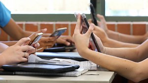 Niagara Falls City School District to discuss cell phone ban policy