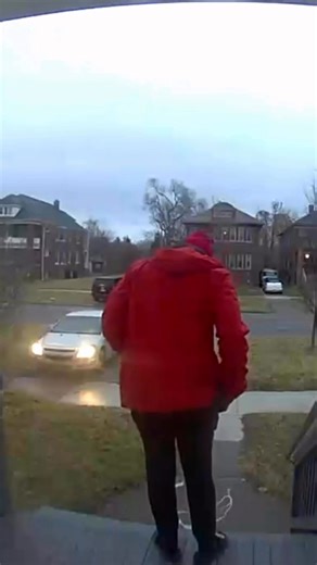 🧊Freezing rain is creating icy conditions across metro Detroit today. The doorbell video captured a man slipping as he stepped off his porch in Detroit, showing how dangerous conditions can be even at home. Ice is expected to remain throughout the day. Drivers and pedestrians are urged to use caution. Themetrodetroitnews.com | Metro Detroit News