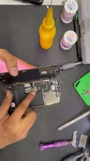 Iphone 13 pro max green/white display issue after update / best iphone and apple service repair shop