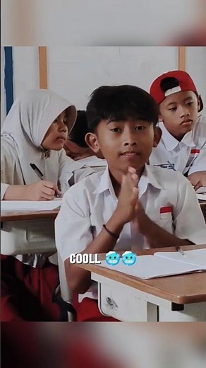 cowok cool di kelas 🥶🥶 #nugiapria #masasekolah