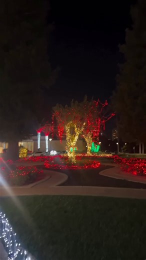 ✨ Experience Christmas at the Los Angeles Temple ✨ If you’re looking for a peaceful and uplifting way to celebrate the season, we invite you to visit the Los Angeles Temple Visitors’ Center and walk the beautifully decorated temple grounds. The Christmas lights are now on, the nativity is displayed, and the Visitors’ Center is filled with music, murals, and Christ-centered exhibits that bring the spirit of the season to life. 🌟 Whether you’re seeking a quiet moment of reflection, a family activ