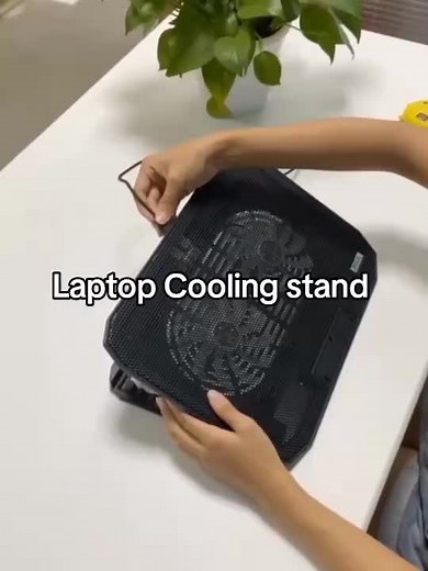 Cómo usar un soporte de enfriamiento para laptop