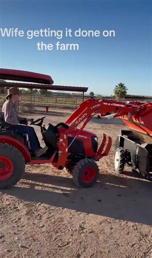 Kubota B2601 Key Specifications Drive: 4 WD Front Tire Percent Remaining: 100 Front Tire Size: 23X8.50-12 Front Tire Type: Singles Fuel Type: Diesel HP: 24.3 Has PTO: Yes Horsepower PTO: 19.5 Loader: Yes Loader Make: Kubota Loader Model: LA435 PTO: 540 ROPS: Yes Rear Tire Percent Remaining: 100 Rear Tire Size: 12-16.5 Rear Tire Type: Singles Three Point Hitch: Yes Transmission: Hydro
