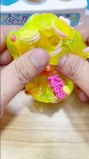 Yellow Jelly Slime ASMR – Glossy Texture & Calm Stretch Sounds