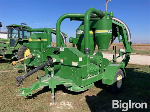 2012 Walinga 7614 Deluxe Grain Vac Auger | Agriculture