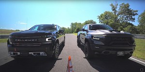 Video: 612 PS Callaway Silverado vs. 712 PS Ram 1500 TRX mi