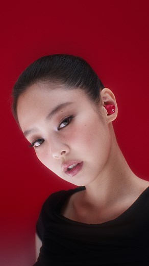 Good things come in small packages ⭐︎🎀⭐︎ When #JENNIE comes on, Beats Solo Buds are here for the all-day replay 🔈 Our tiniest earbuds are available now at apple.com and authorized resellers. | Beats by Dre