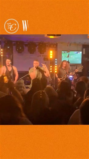 🪩 𝚃𝙾𝙼𝙾𝚁𝚁𝙾𝚆, 𝚂𝙴𝙿𝚃𝙴𝙼𝙱𝙴𝚁 𝟸𝟷 Come and party with Wooshka Coverband ! You know them—they bring the hits and have a blast doing it! 🕤 On stage from 9:30pm 🎟 FREE ENTRY 🍽️ Book for dinner, stay for the party! 👉 https://tinyurl.com/EnCBooking | The Elephant & Castle Hotel