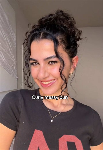 Perfect Curly Messy Bun Tutorial