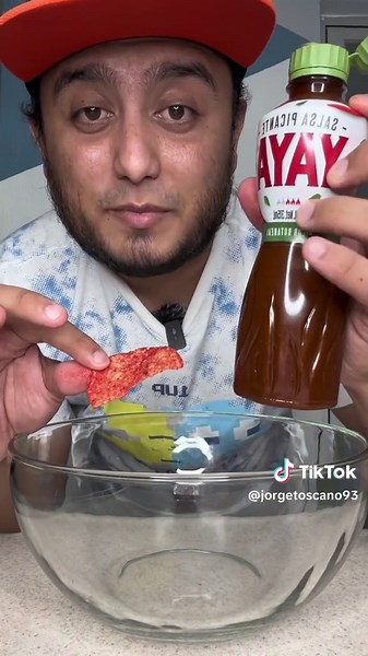 Probando la nueva salsa Yaya: ¡Picante y Deliciosa!