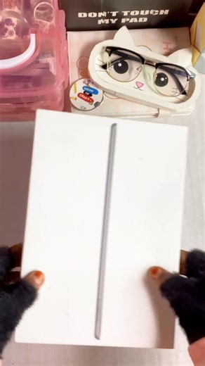 Ocean Of Craft on Instagram: "iPad box upgrade 💕 #oceanofcraft #diy #crafts #hacks #idea"