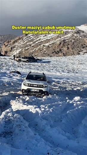 01 ADANA OFF-ROAD AİLESİ on Instagram: "Duster kedinden tonajlı araçları çekebilir mi ? Bizim ön görümüz ve tecrübemiz duster kendinden büyük aracı battığı yerden kurtaramıyor Önünde vinç olsa belki ön ve arka tekerlere taş koyarak kendini sağlam sabitleyerek belki kurtara bilir ama oda düşük ihtimal olabilir araç çekilen araca doğru kaya bilir hafif olduğu için oda. Youtube kanalımızda detaylı video yer almaktadır"
