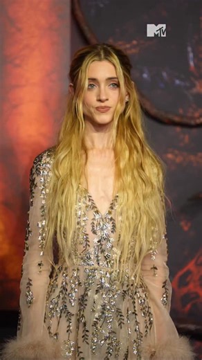 Natalia Dyer looking ethereal at the Stranger Things Season 5 UK premiere ✨💫 #NataliaDyer #StrangerThings #StrangerThings5 #MTVCeleb | MTV UK
