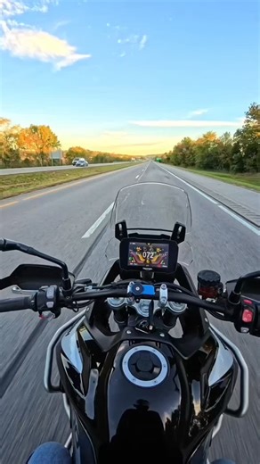 🏍 justride_moto 🏍 | Rev matching on a motorcycle! 🏍️💨 #Motorcycle #Riding #Technique #Skill | Instagram