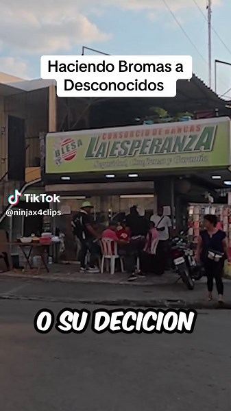 Haciendo Bromas a Desconocidos en Público