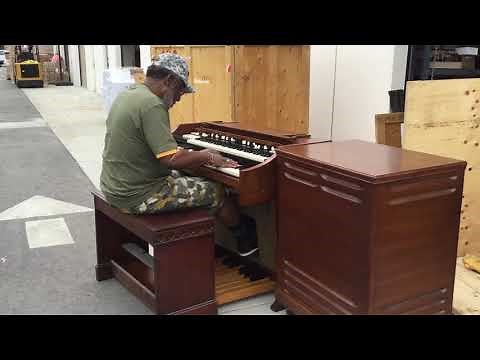 Hammond A100 & Leslie demonstration