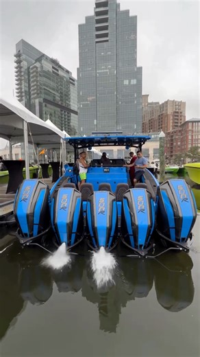 23K views · 532 reactions |  ou  ? Deux @midnightexpressboats propulsés par quatre @mercuryracing 500R — mêmes performances incroyables, styles totalement différents. Lequel choisiriez-vous ?  @bigbadboats #MercuryRacing #MercuryOutboards #500R #WideOpen | Mercury Marine France | Facebook