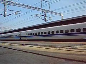 500系新幹線 のぞみ 小田原駅通過