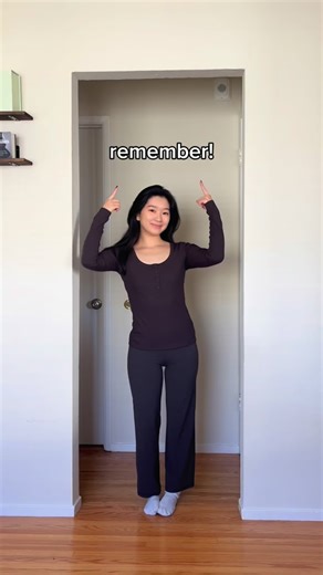 try these tips when you’re stuck on what to wear with your winter sweaters solid bottoms (& vice versa) . . . styling tips & tricks • style mistakes to avoid • how to style sweaters • winter fashion tips • fashion hacks • styling 101 #stylingtips #stylemistakes | Haein_e_e