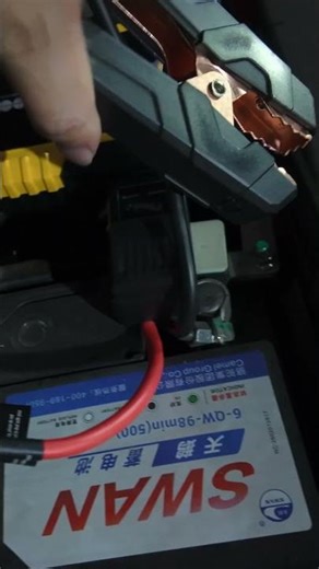 Car Breakdown? Fix it in 18s with GOOLOO GP4000! ⚡️ #gooloo #jumpstarter #caraccessories