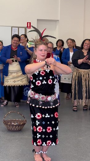 Beautiful Tongan Tau'olunga Dance Performance by a Palangi Girl