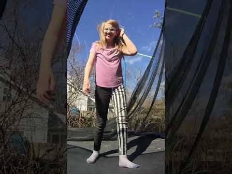 How to do a straddle jump on the trampoline