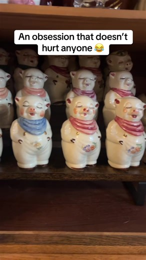 Shawnee pottery smiley pig salt and pepper cookie jars pigs collection vintage antique #shopping #collection #vintage #antique #pig