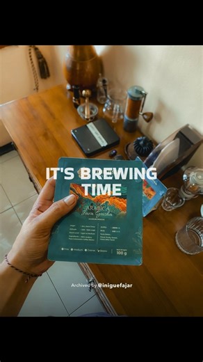 Keepitwildvibes on Instagram: "It’s time to brew with @manasacoffee This is It’s Brewing Time, episode two, after some time has passed. That’s really cool! It doesn’t just look good, but also works as a medium to share stories. Then I’ll take a moment to enjoy myself. Cheers ☕🤘🏼 . . . - #coffeelover #coffee #homebrew #specialytycoffee #manasacoffee"