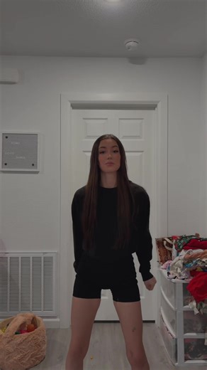 Lexi🩷 (@lexus.mxrie)’s videos with Bananza belly dancer - koleeditss