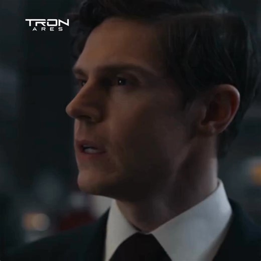 Årets SCI-FI action eventyr kan forudbestilles nu 🔥 I Tron: Ares bliver et højsofistikeret program sendt fra den digitale verden til den virkelige verden på en farlig mission 👉 https://www.moviezoo.dk/tron-ares-blu-ray Det markerer menneskehedens første møde med væsener af kunstig intelligens. 🤖🧠 | MovieZoo.dk