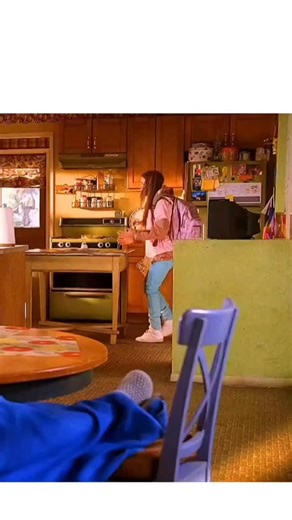 panda on Instagram: "🎬 The Middle 2009 ‧ Sitcom ‧ 9 seasons 📜 Storyline Set in the fictional town of Orson, Indiana, The Middle follows Frankie Heck, a harried wife and mother, as she navigates the daily challenges of raising her quirky family. With her husband Mike, a manager at the local quarry, they juggle parenting their three distinct children: Axl, the self-absorbed athlete; Sue, the eternally optimistic yet socially awkward daughter; and Brick, the intellectually gifted but socially ine