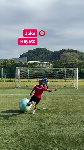 巨大ボール対決で笑いが止まらない！