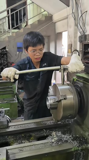 What to Do If the Chuck Gets Stuck in CNC Machines