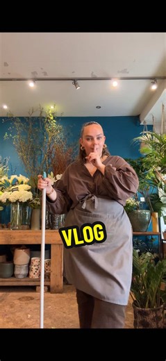 VLOG : Une journée en tant que fleuriste 🌸 #fleurs #fleuriste #bouquetdefleurs #vlog