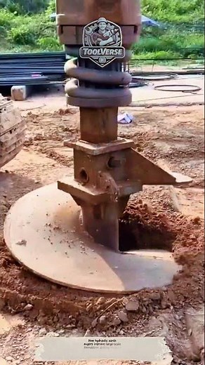 Large-Scale Foundation Drilling Using a Hydraulic Earth Auger for Modern Construction Projects