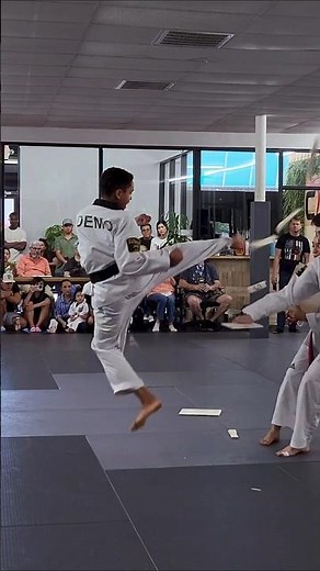 Taekwondo Demo Kicks #1 | Continuous Tornado Kicks #taekwondo #kicking