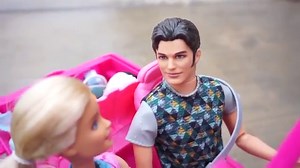 LOL SURPRISE DOLLS Fly Plane To Hawaii For The First Time!