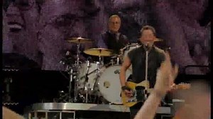 219K views · 9.3K reactions | Allá vamos Barcelonaaaaaaaa!!!!!! "Twist And Shout" Esta fué la última actuación de Springsteen en Barcelona,el 14 de Mayo de 2016,hace casi ya 7 años.Canción que se tocó por primera vez durante la gira The River 2016 y que cerró este concierto. | Springsteen & Rock Music | Facebook